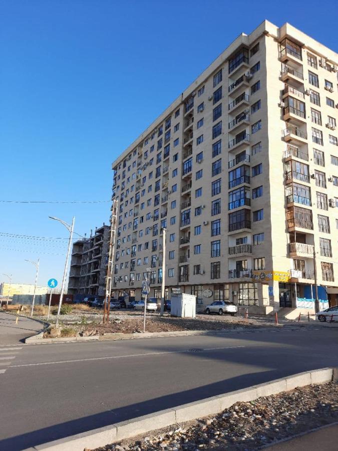 Diplomat - 2 Apartment Bishkek Ngoại thất bức ảnh