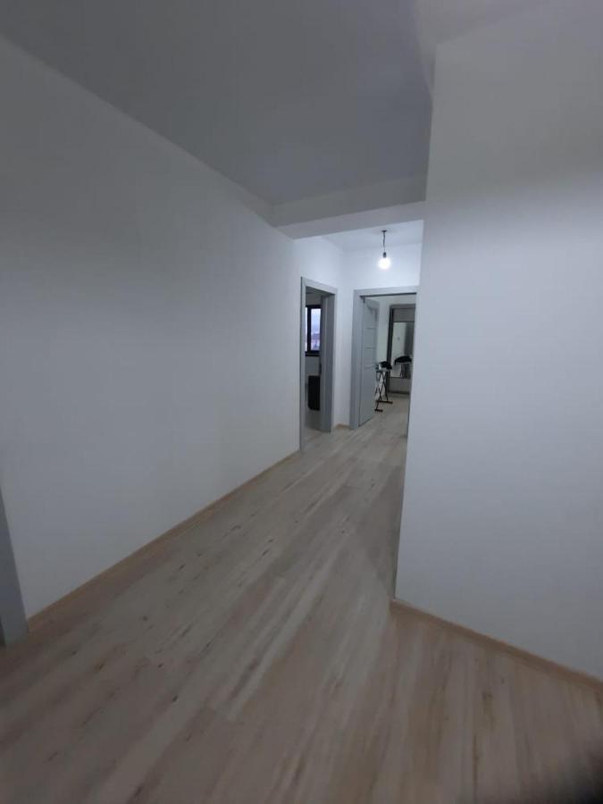 Diplomat - 2 Apartment Bishkek Ngoại thất bức ảnh