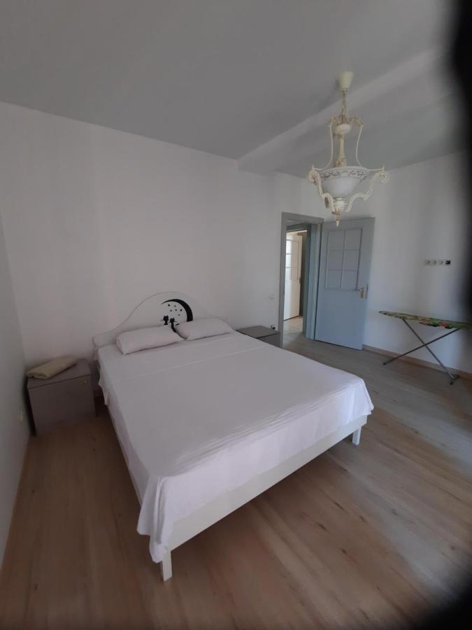 Diplomat - 2 Apartment Bishkek Ngoại thất bức ảnh